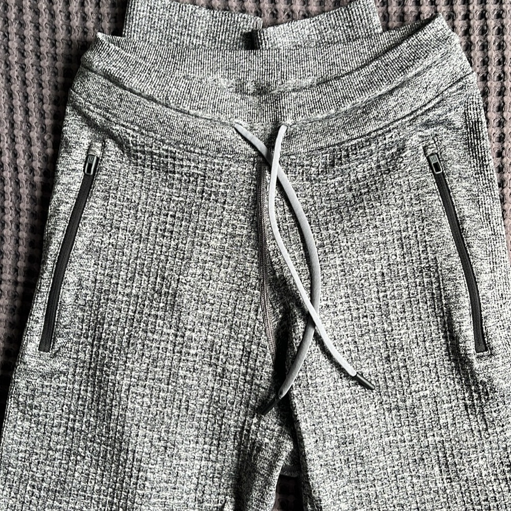 Lululemon Joggers (grey/black - small)